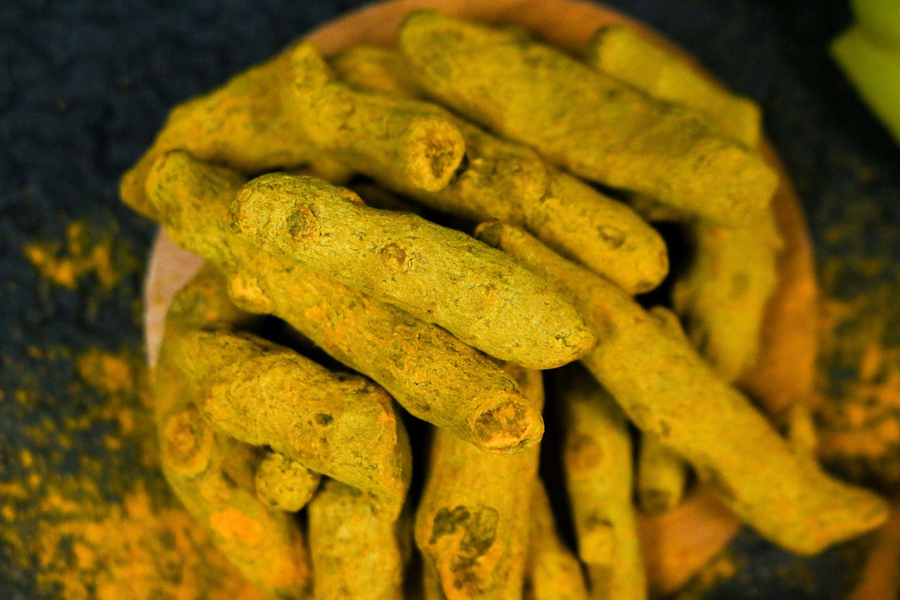 Curcuma et gingembre frais