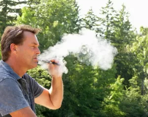 La cigarette &eacute;lectronique est devenue un sujet de d&eacute;bat important dans le domaine de la sant&eacute; et du sevrage tabagique. Avec l'annonce du ministre de la Sant&eacute; envisageant de la prescrire aux fumeurs souhaitant arr&ecirc;ter de fumer et de la [&hellip;]