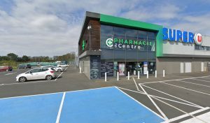 Pharmacie du centre .galerie super u à Josselin
