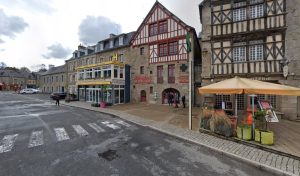 PHARMACIE DES QUAIS à Tréguier